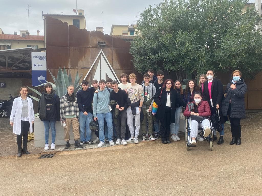 Gli studenti in visita al Laboratorio Terapeutico MR