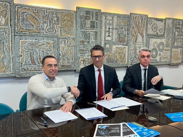 La firma dell'accordo