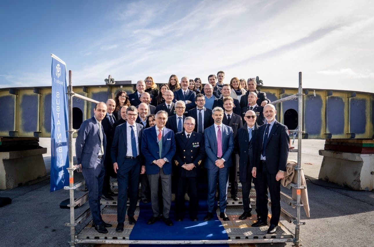 Un momento della posa della chiglia ai cantieri Pim di Piombino