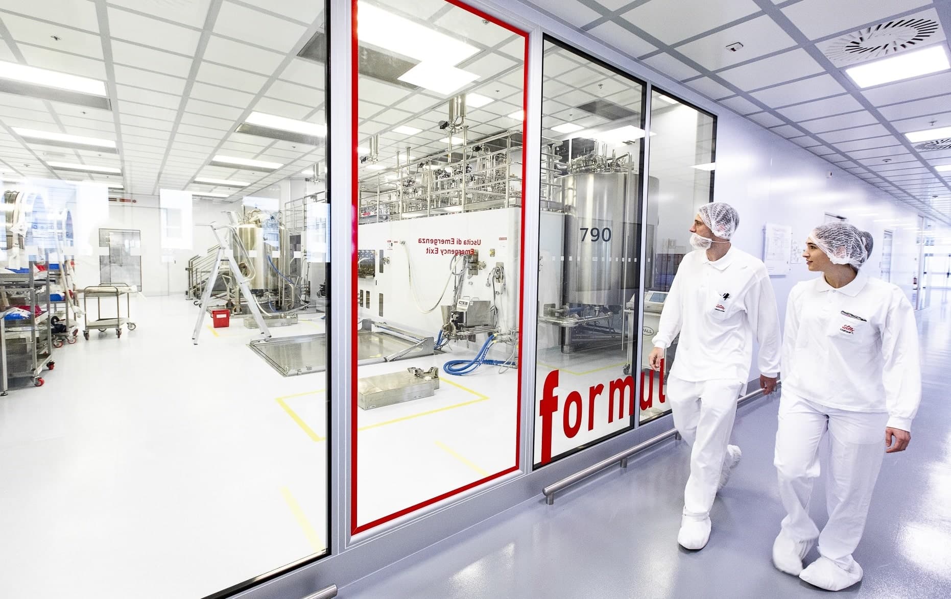 Interno dello stabilimento Eli Lilly di Sesto Fiorentino: l'export fiorentino dipende per oltre il 50% dal farmaceutico