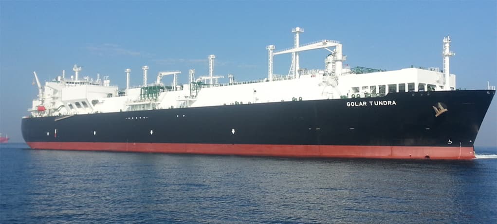 La nave rigassificatrice Golar Tundra, lunga 293 metri e larga 40, che sarà installata nel porto di Piombino
