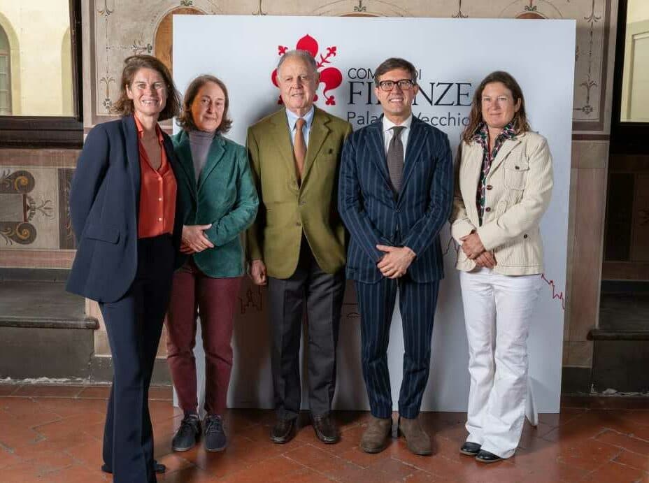 Albiera, Alessia e Allegra Antinori col padre Piero e il sindaco Dario Nardella alla presentazione del restauro del Ponte Vecchio