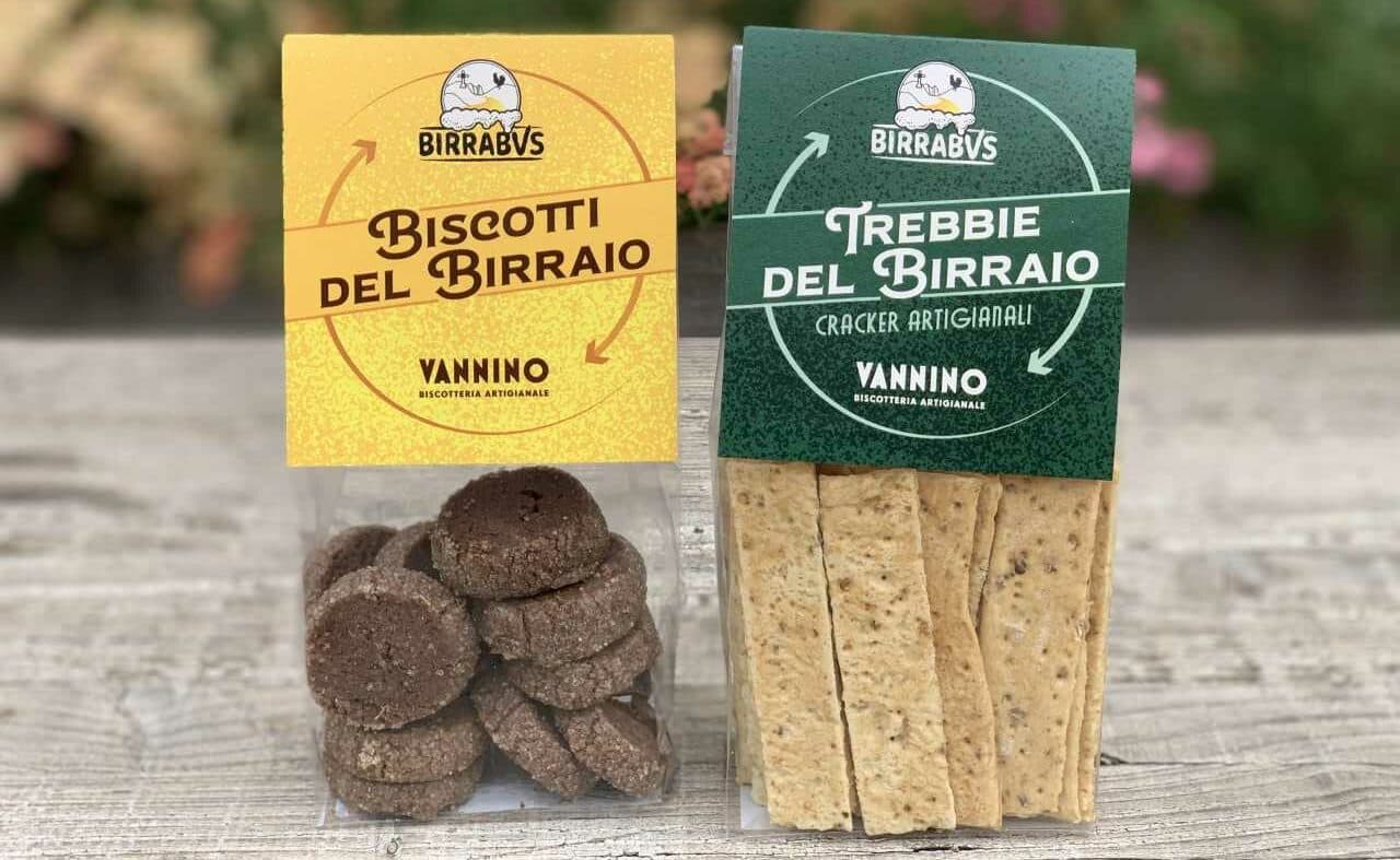 I prodotti (cracker e biscotti) con le trebbie del birrificio
