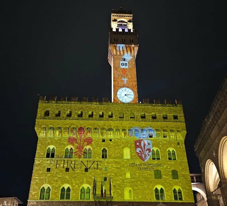 Palazzo Vecchio illuminato di giallo 100 giorni prima della partenza del Tour de France