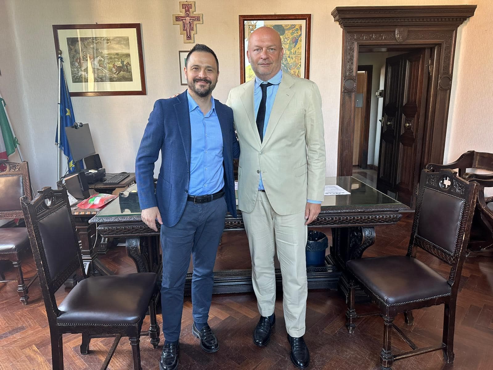 passaggio di consegne fra sindaci Luca Baroncini e Claudio del Rosso