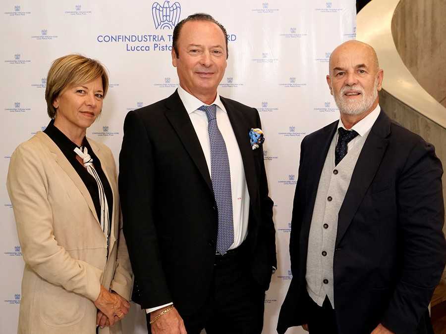 Il presidente di Confindustria Toscana Nord, Daniele Matteini (al centro) con i vicepresidenti Fabia Romagnoli e Tiziano Pieretti