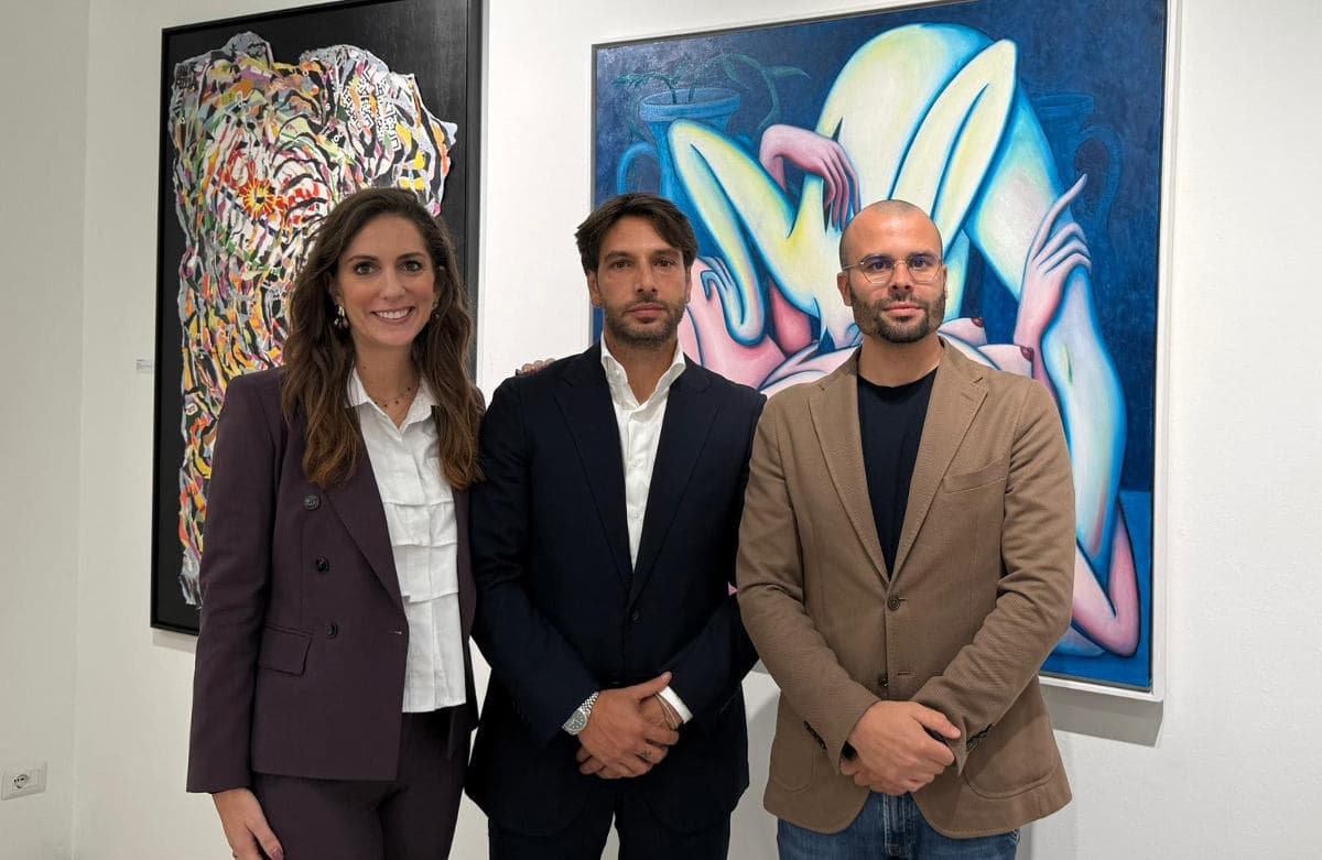 Al centro Riccardo Salvadori, presidente del gruppo Giovani Imprenditori di Confindustria Toscana Centro e Costa, affiancato dai vice Benedetta Vezzosi e Filippo Cocchetti