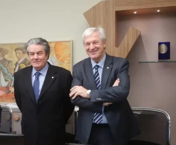 a sinistra l'ex direttore generale Francesco Bosio, a destra il presidente di Banca di Cambiano, Paolo Regini