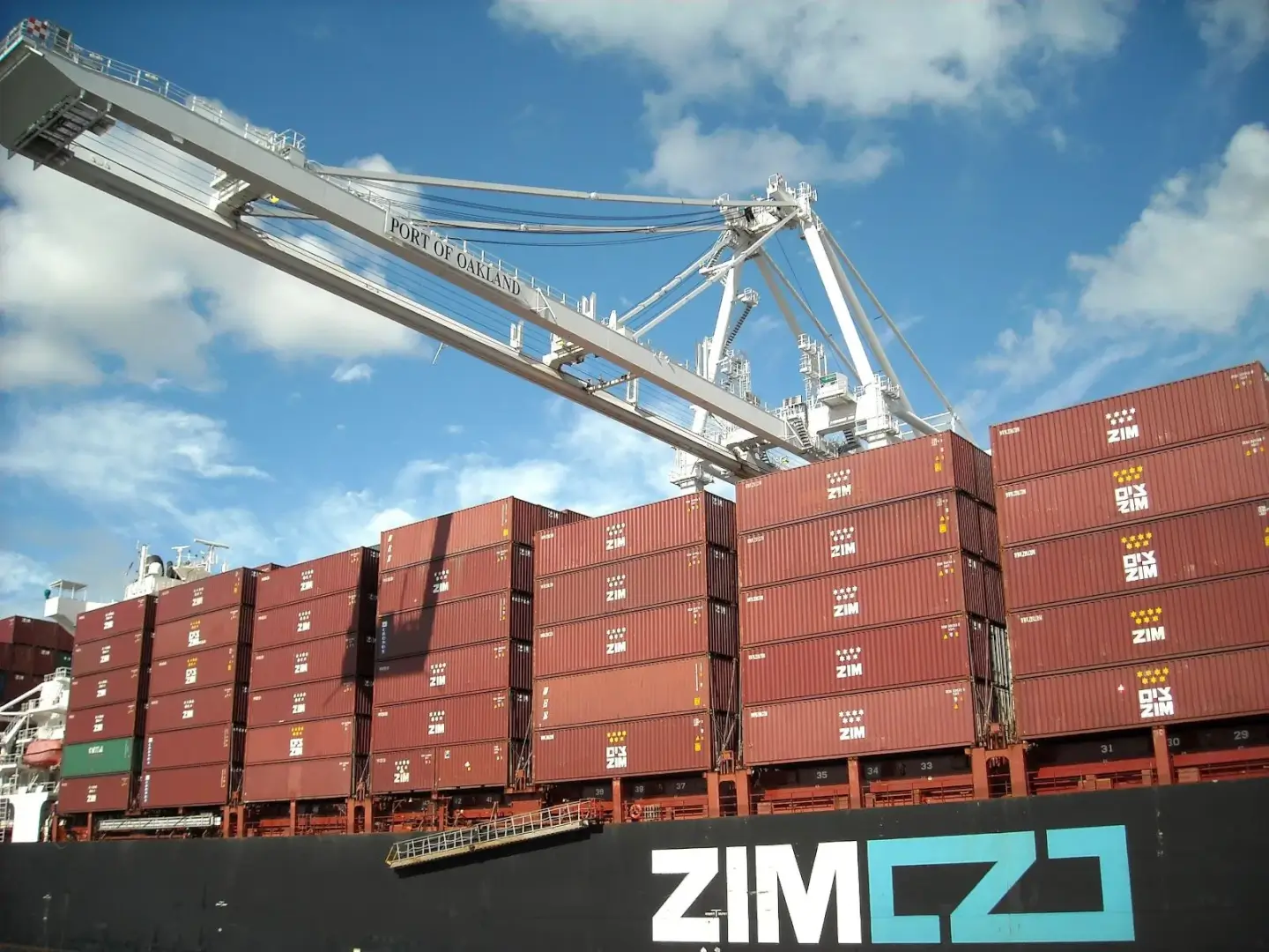 Una portacontenitori di Zim