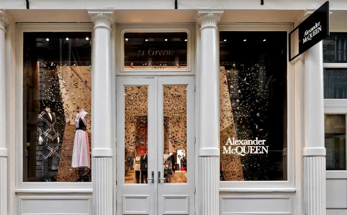 Una boutique di Alexander McQueen