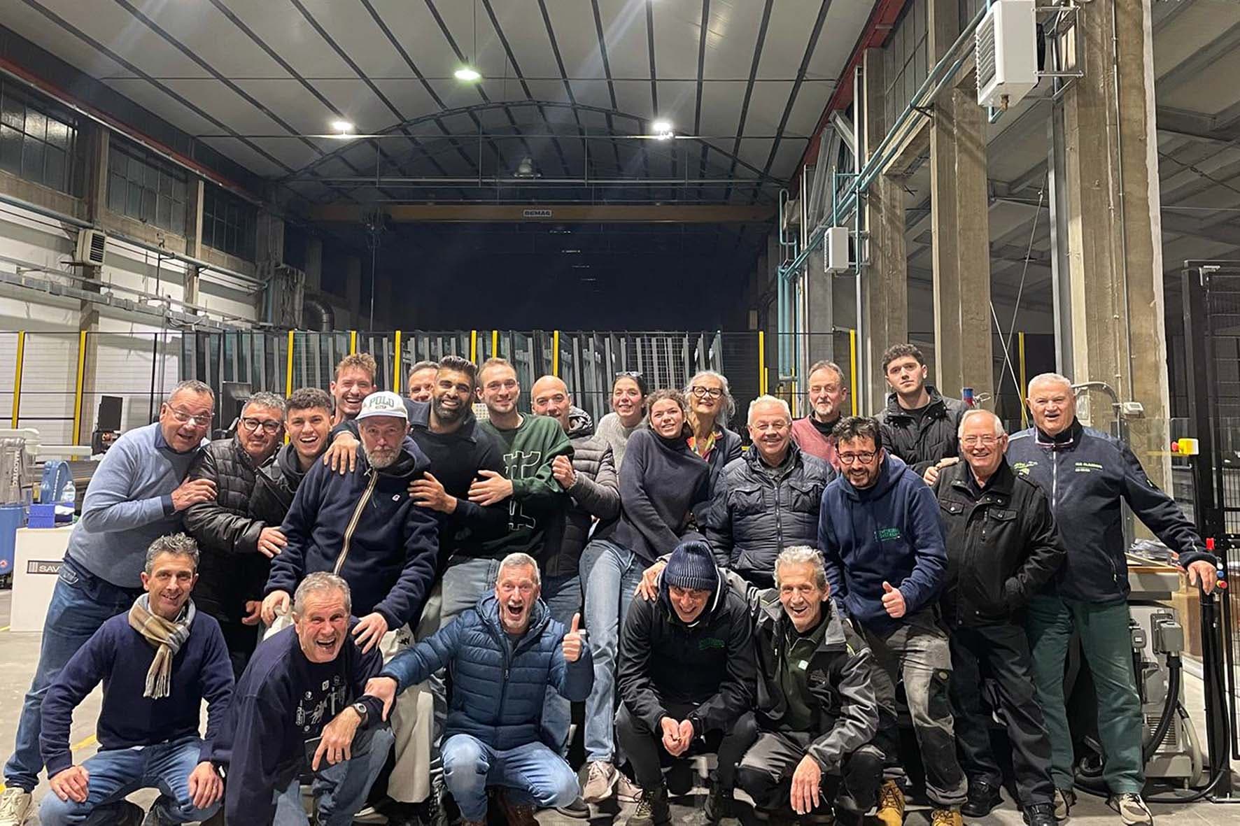 I lavoratori della Vetreria Vitrum di Lucignano, in provincia di Arezzo