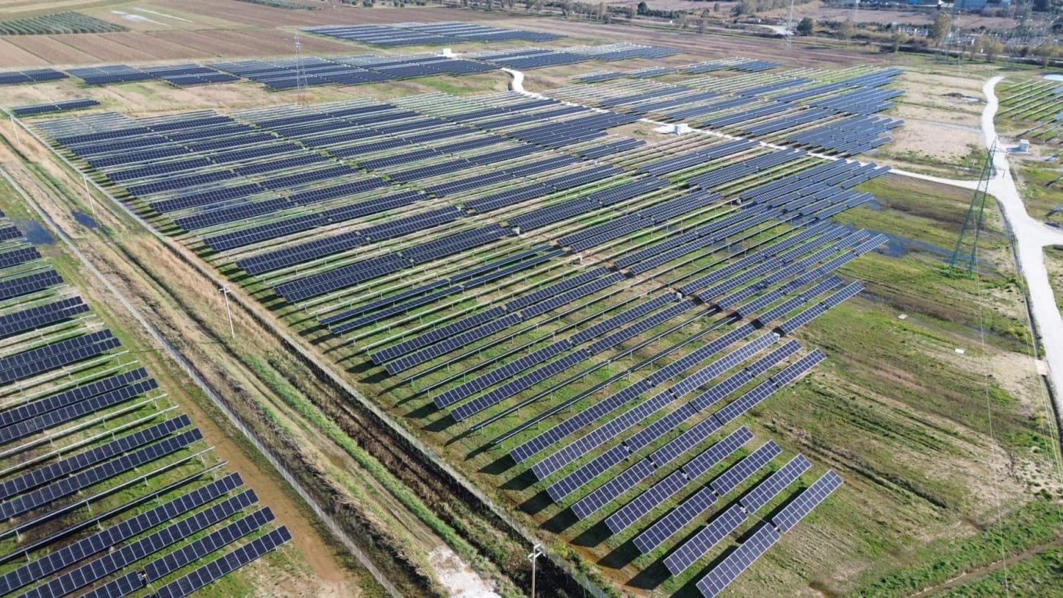 Veduta dell'impianto fotovoltaico a Bocca di Cornia (Piombino)