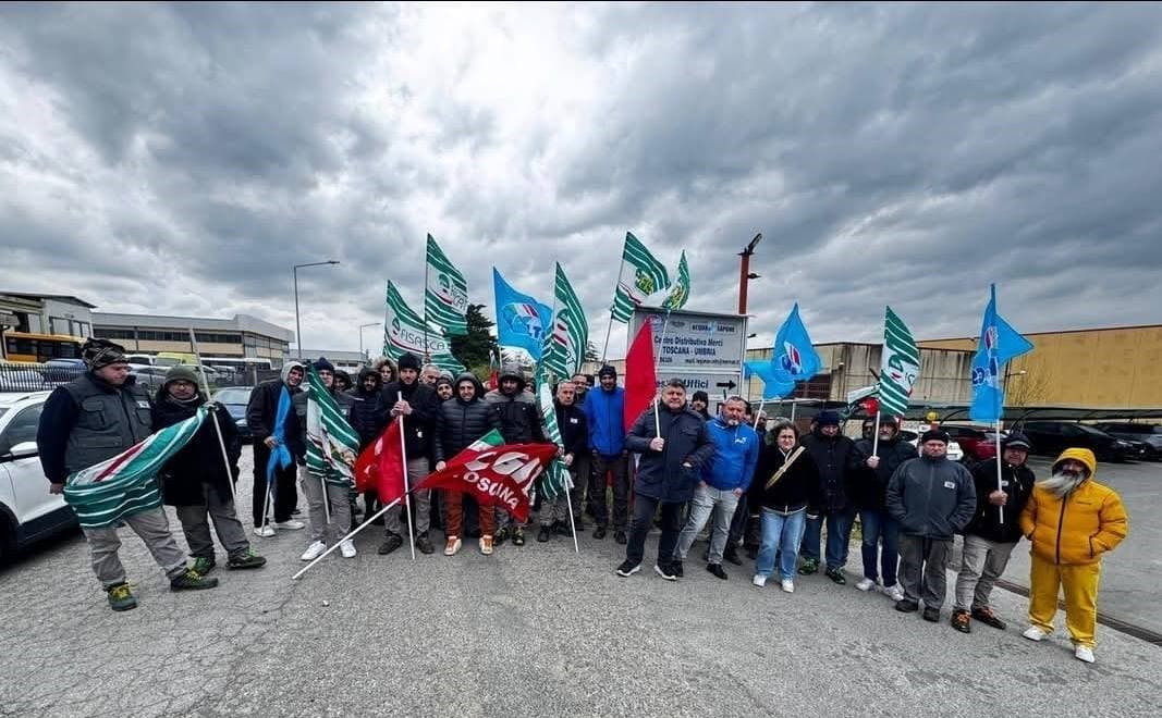 Presidio dei lavoratori della Logimer (gruppo Acqua & Sapone)