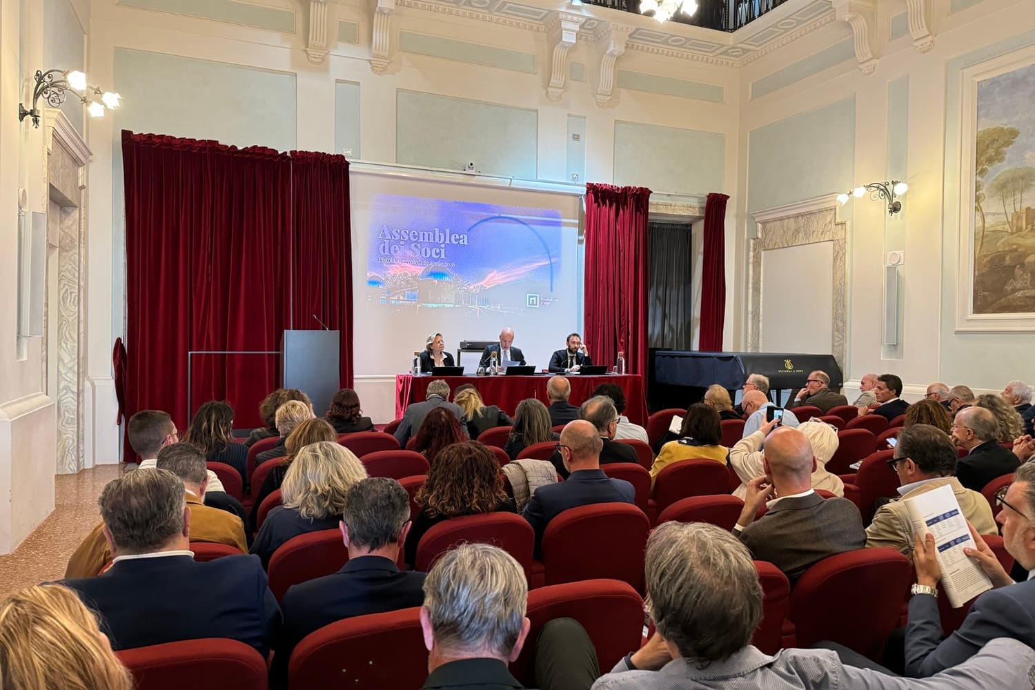 L'assemblea dei soci della Fondazione Caript che ha dato l'ok al bilancio 2025