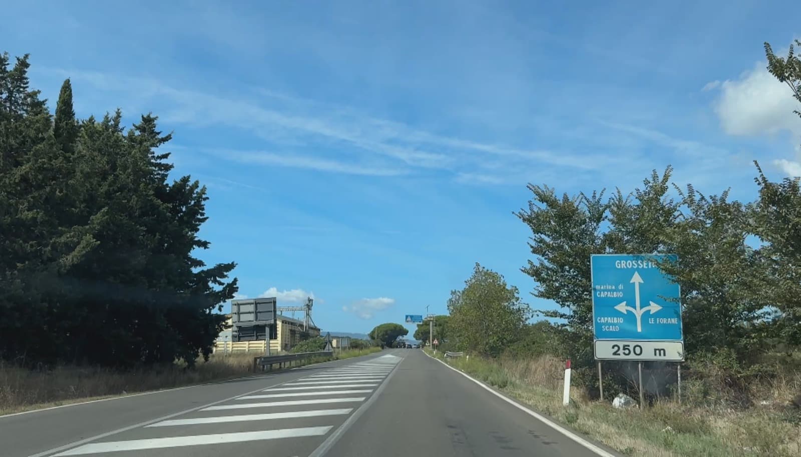 L'Aurelia al bivio di Capalbio Scalo