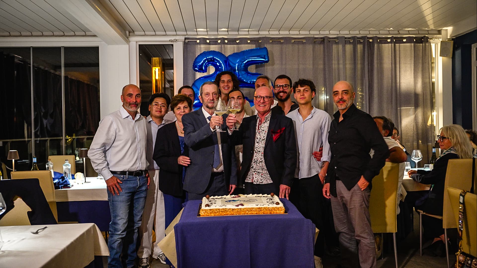 I soci e i dipendenti della Ma.Vi. festeggiano i 25 anni dell'azienda