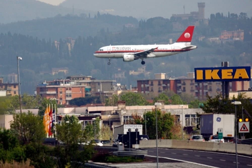 Atterraggio all'aeroporto Vespucci