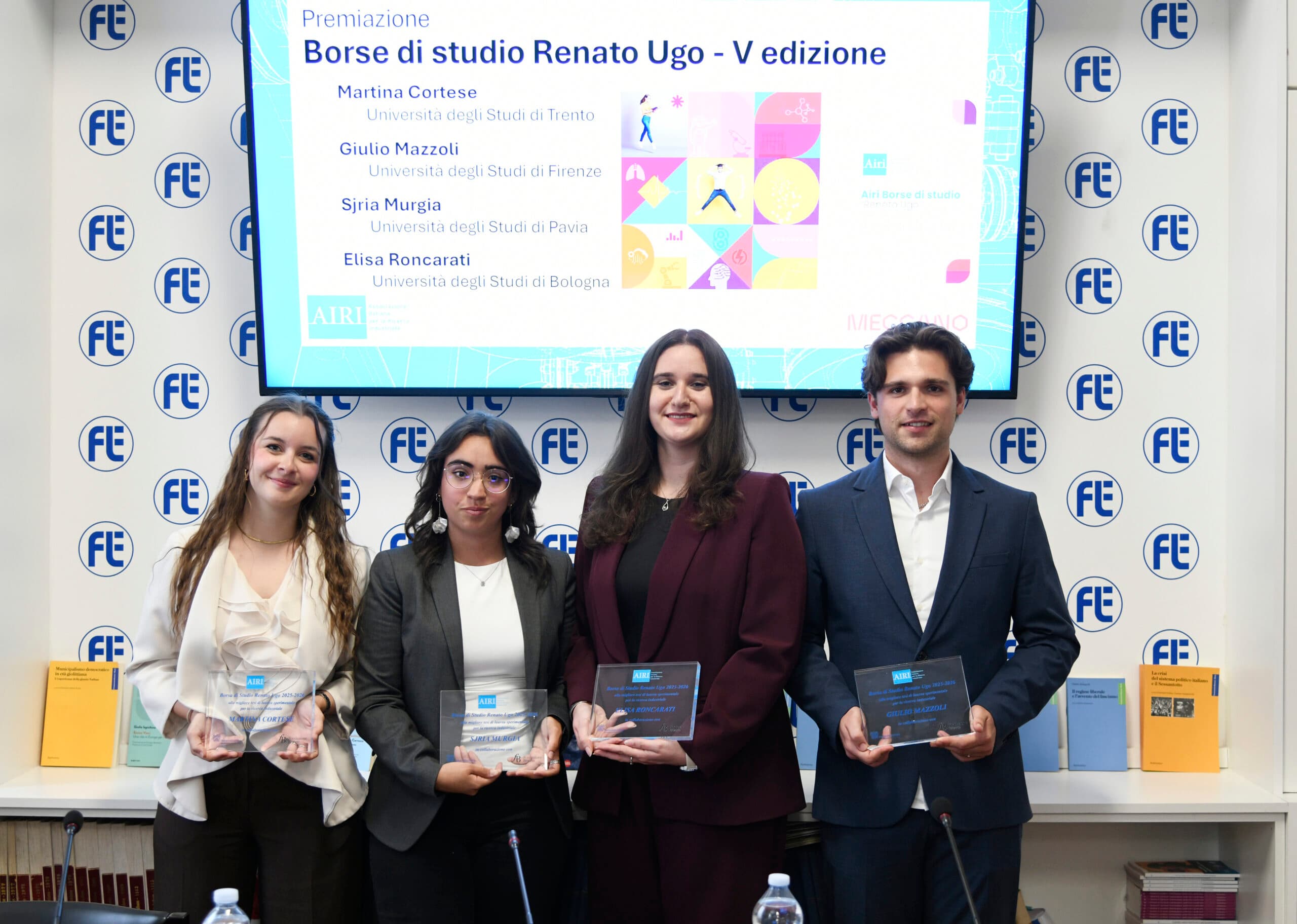 Giulio Mazzoli (il primo a destra), il ricercatore premiato