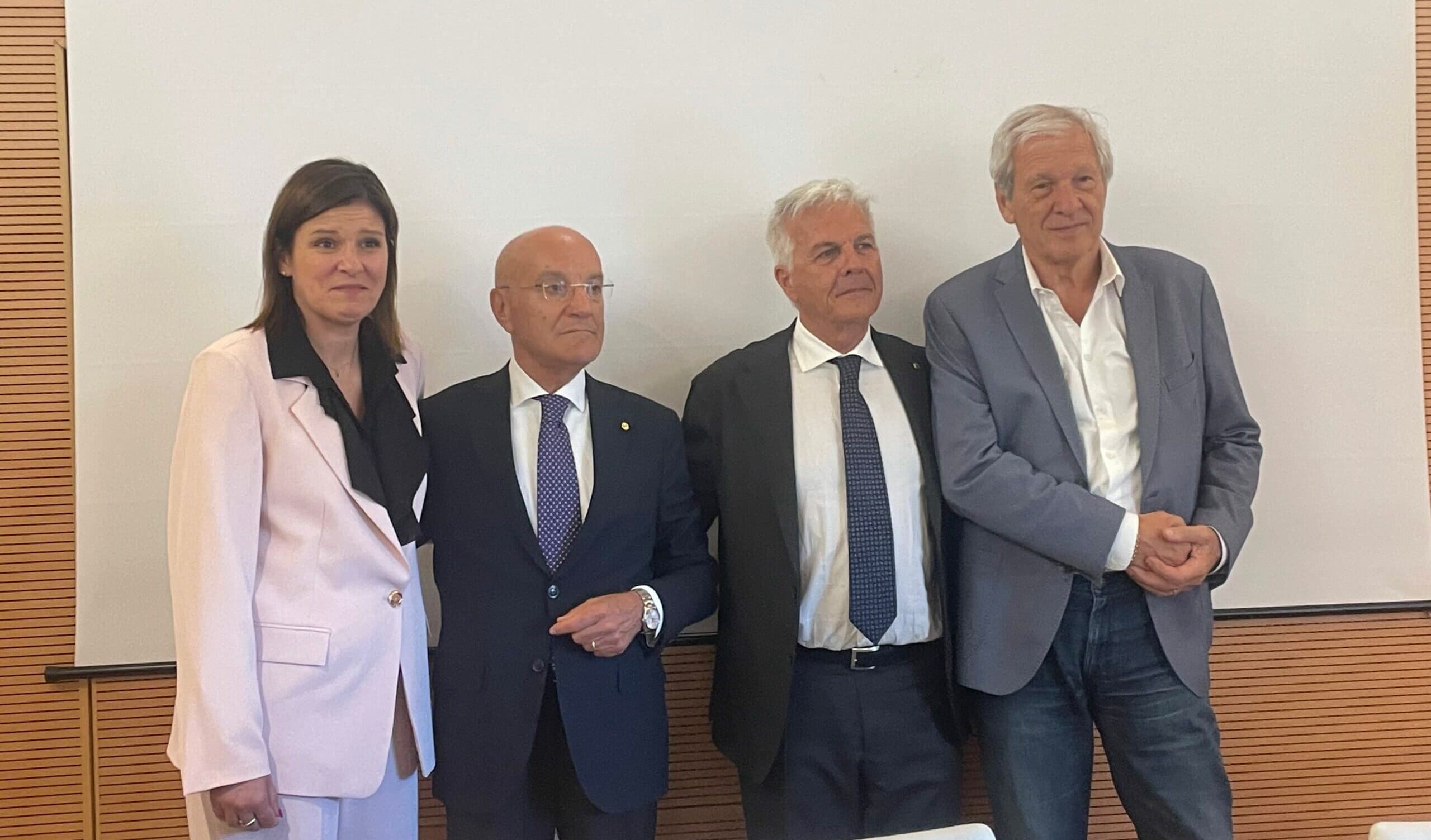 I nuovi vertici di Banca Cambiano: da sinistra Federica Paoletti, Fausto Falorni, Matteo Passini e il presidente di Ente Cambiano Paolo Regini