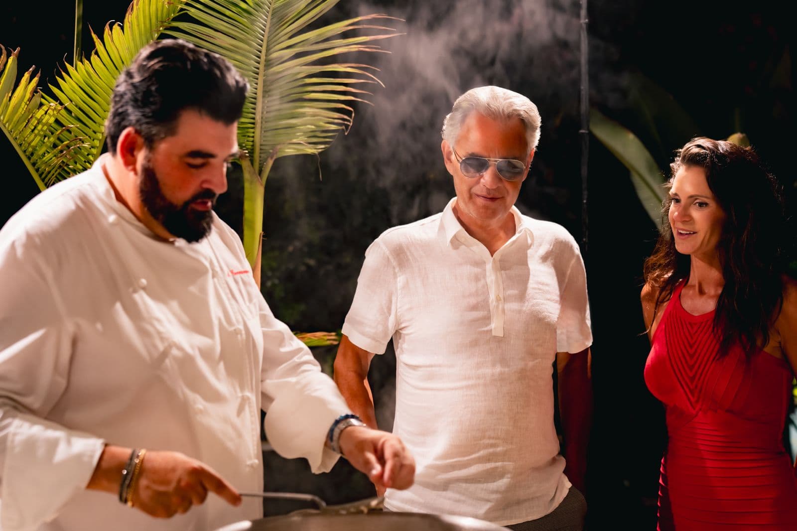 Andrea Bocelli con Antonino Cannavacciuolo e la moglie Veronica Berti