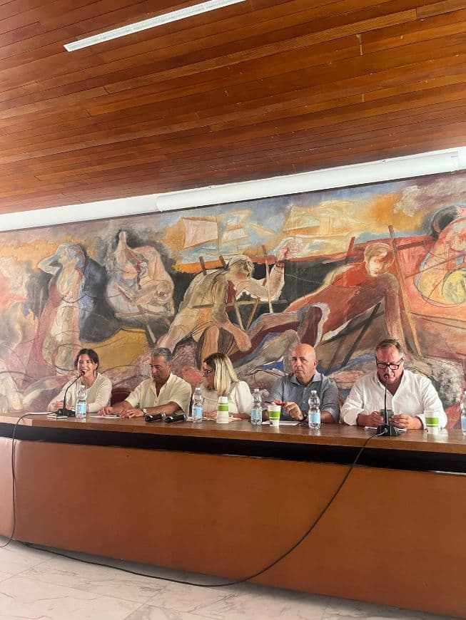 La firma dell'accordo per la prosecuzione delle attività dell’Osservatorio del Marmo.