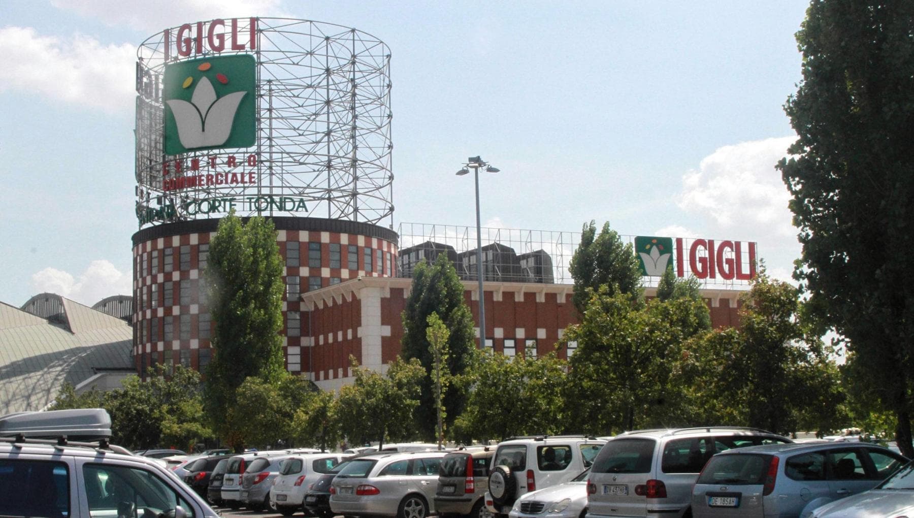 Il centro commerciale I Gigli di Campi Bisenzio è il più grande della Toscana