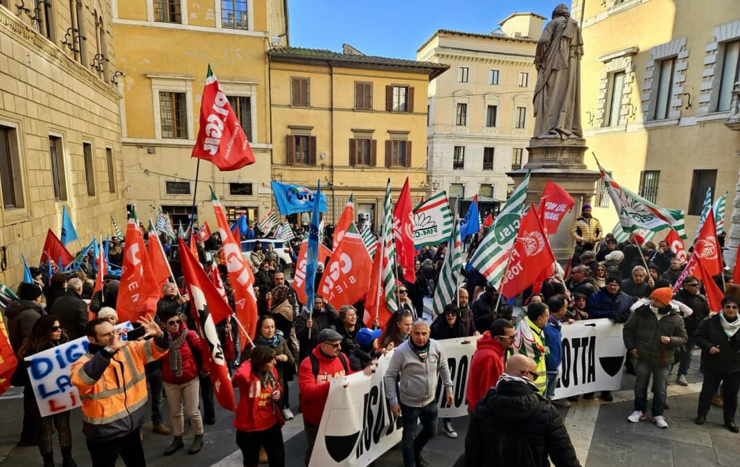 Un corteo al tempo della vertenza Beko a Siena