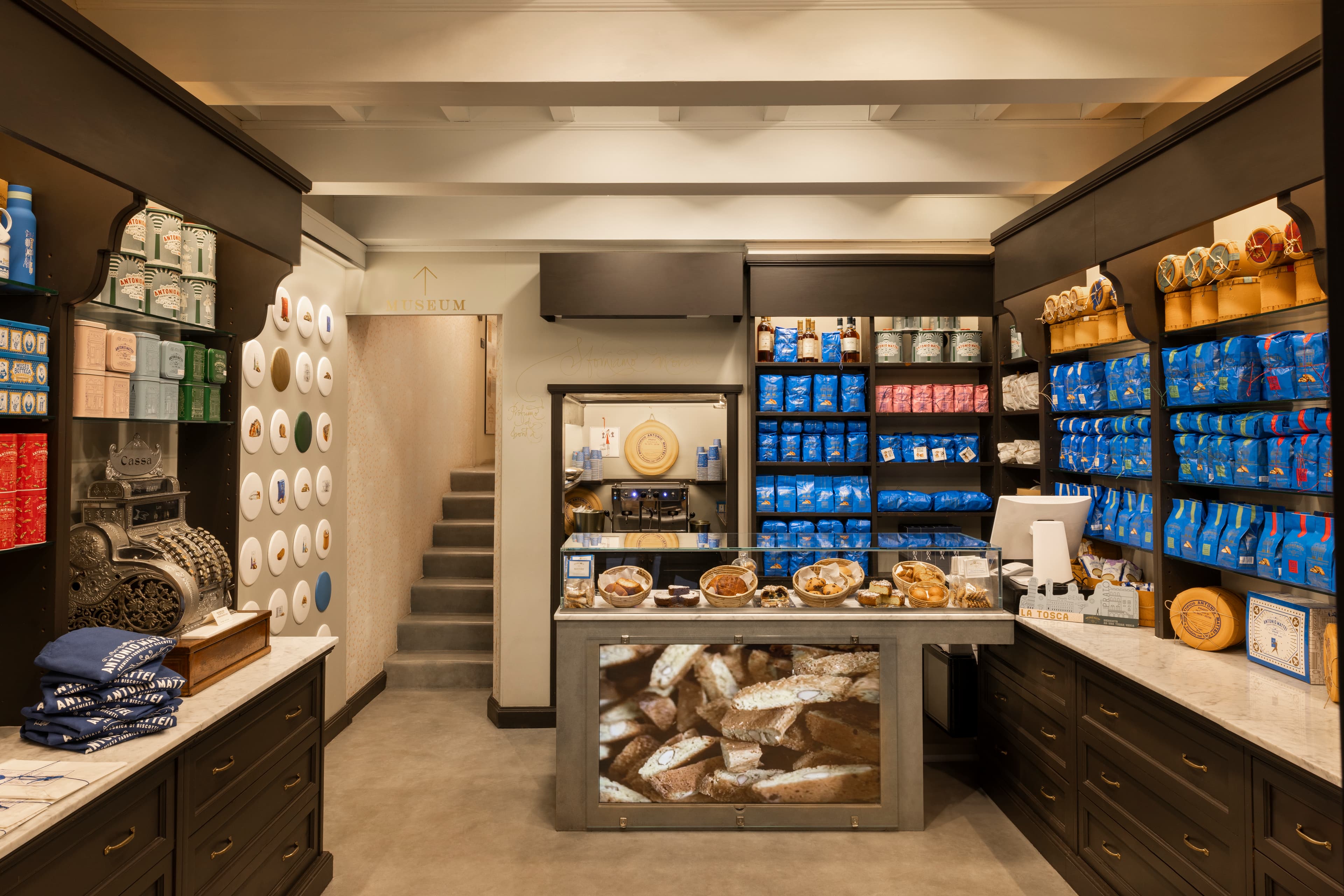 la bottega-museo del biscottificio Antonio Mattei a Firenze