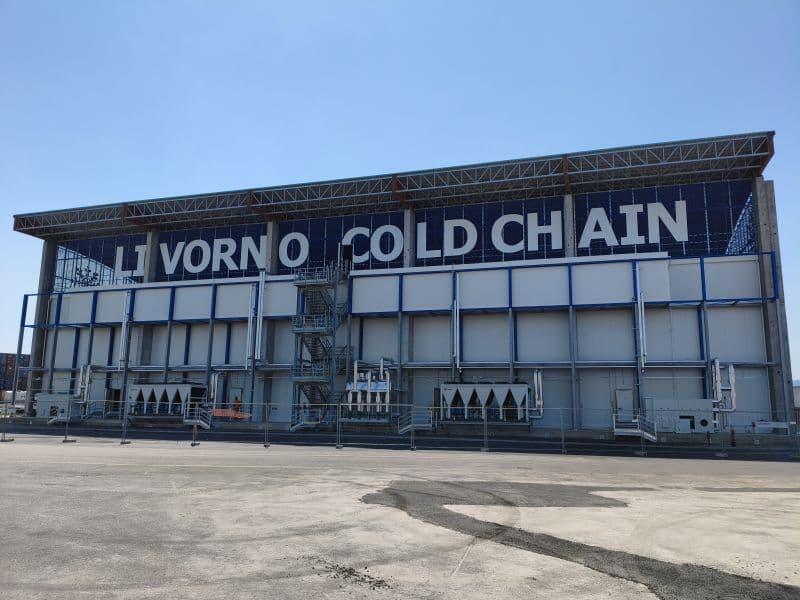 Il nuovo magazzino del freddo all'Interporto Vespucci (foto tratta da PortNews)